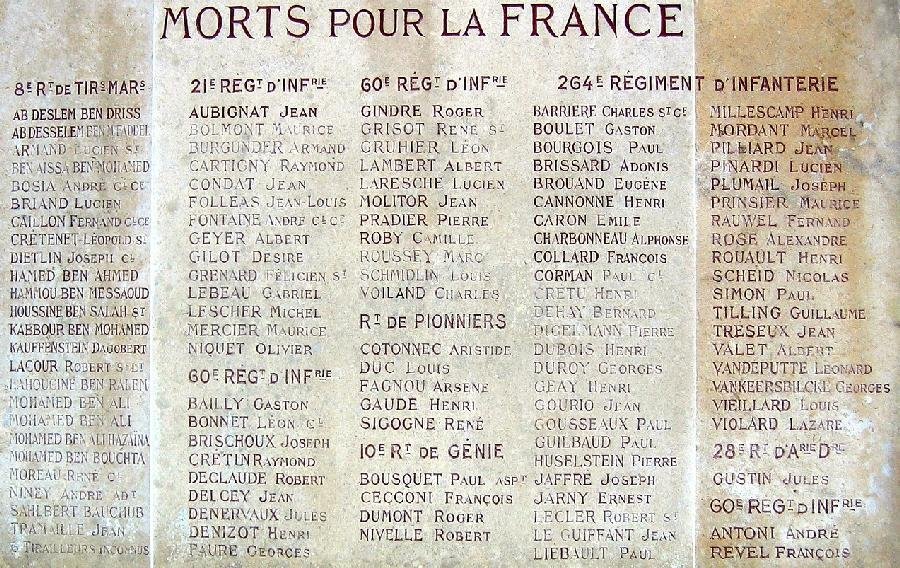 Monument commemoratif aux combats de juin 1940-detail